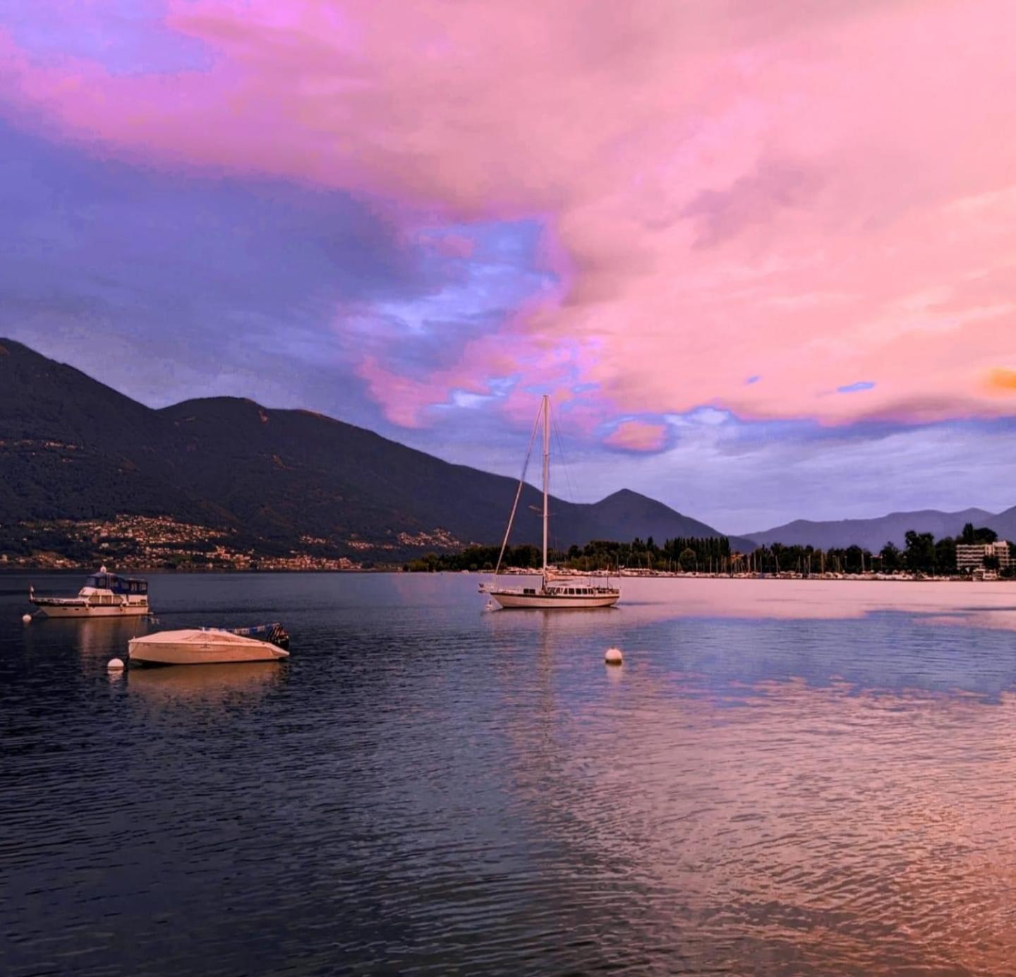 Little Suite Near Lake Verbania Esterno foto